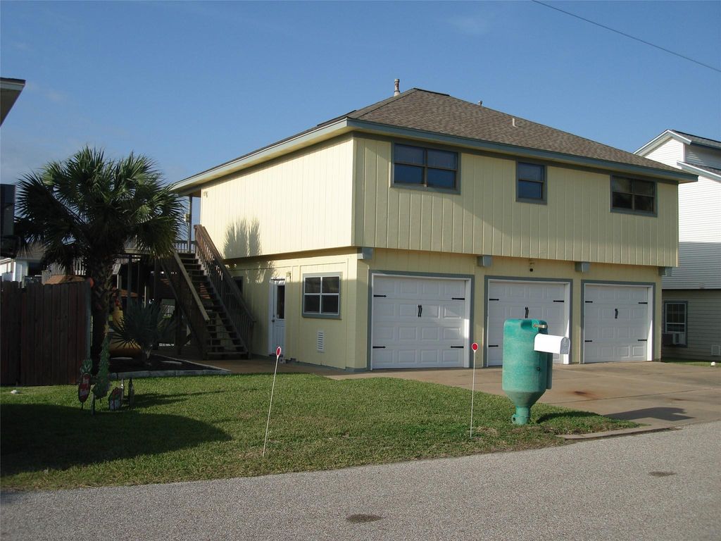 1187 Sailfish Street, Bayou Vista, TX 77563