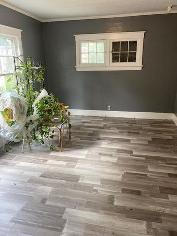 134 W Baker Street, Flint, MI 48505