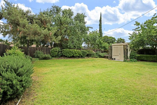 32 E Mckenzie Ave, Stockton, CA 95204
