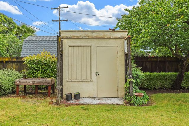 32 E Mckenzie Ave, Stockton, CA 95204