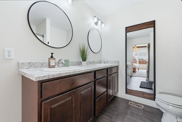 11014 wingara Way, Roanoke, IN 46783