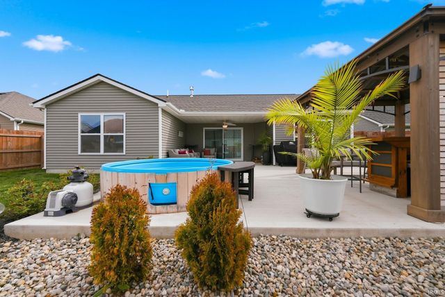 11014 wingara Way, Roanoke, IN 46783