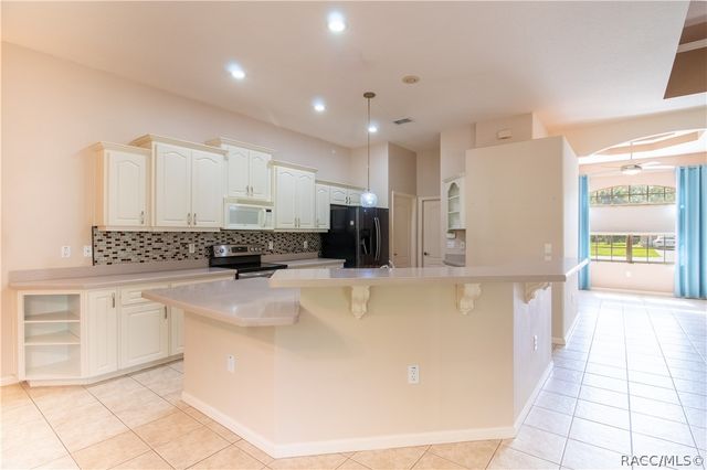 146 Douglas Street, Homosassa, FL 34446
