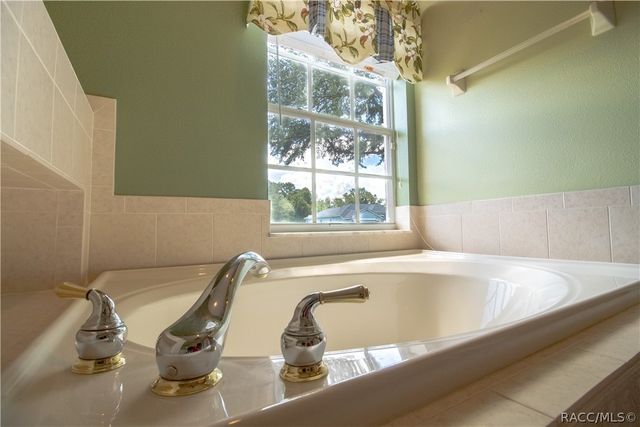 146 Douglas Street, Homosassa, FL 34446