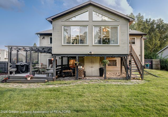 5980 Arvida Drive, Lansing, MI 48911