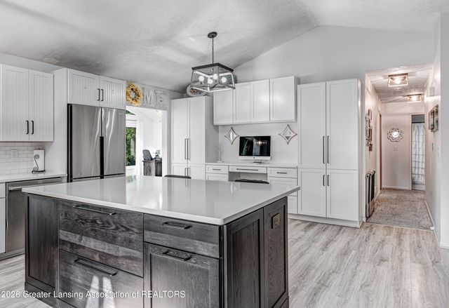 5980 Arvida Drive, Lansing, MI 48911
