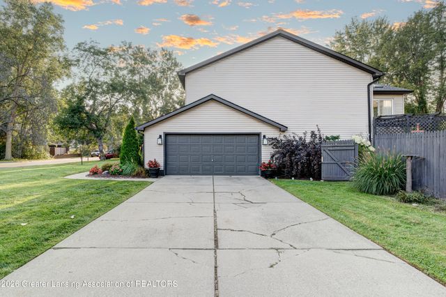 5980 Arvida Drive, Lansing, MI 48911