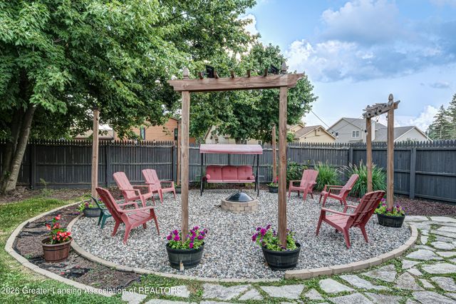 5980 Arvida Drive, Lansing, MI 48911