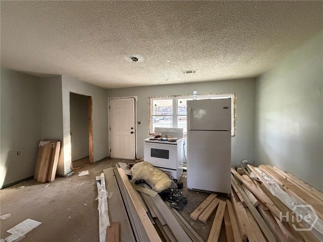 1804 DELESSEPS Avenue, Savannah, GA 31404