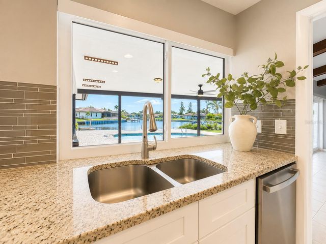 4901 LANSING ST NE, St Petersburg, FL 33703