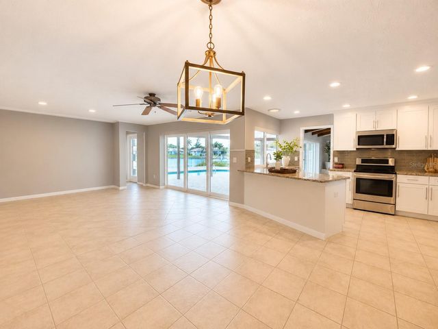4901 LANSING ST NE, St Petersburg, FL 33703