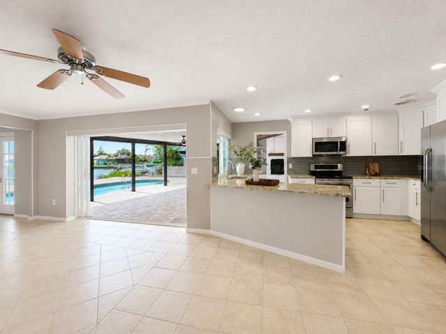 4901 LANSING ST NE, St Petersburg, FL 33703