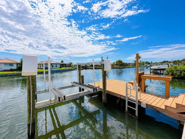 4901 LANSING ST NE, St Petersburg, FL 33703