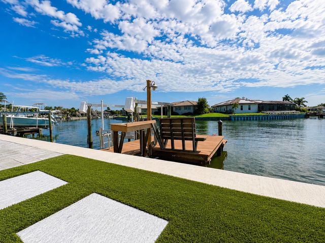 4901 LANSING ST NE, St Petersburg, FL 33703