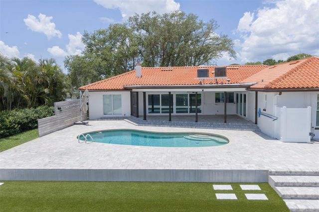 4901 LANSING ST NE, St Petersburg, FL 33703
