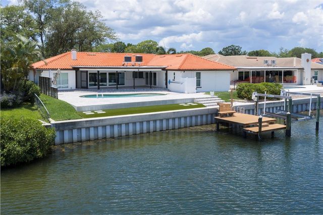 4901 LANSING ST NE, St Petersburg, FL 33703