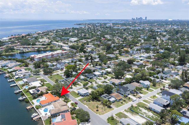 4901 LANSING ST NE, St Petersburg, FL 33703