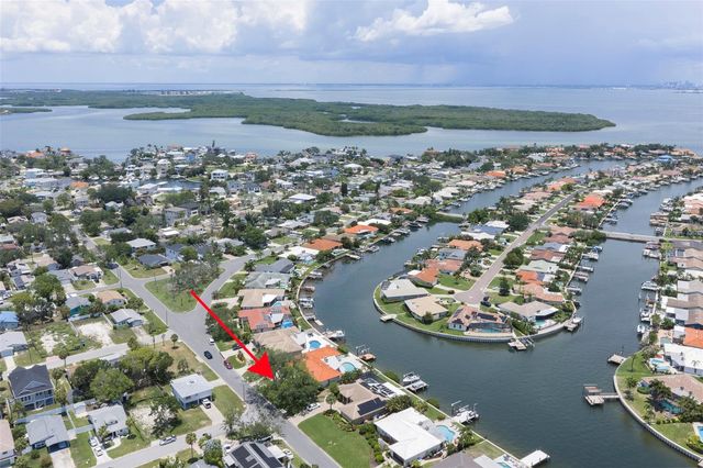4901 LANSING ST NE, St Petersburg, FL 33703