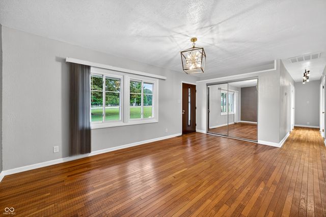 2513 N Centerline Road, Franklin, IN 46131