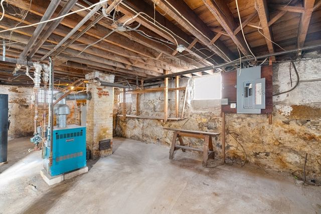 135 Sycamore St, New Bedford, MA 02740