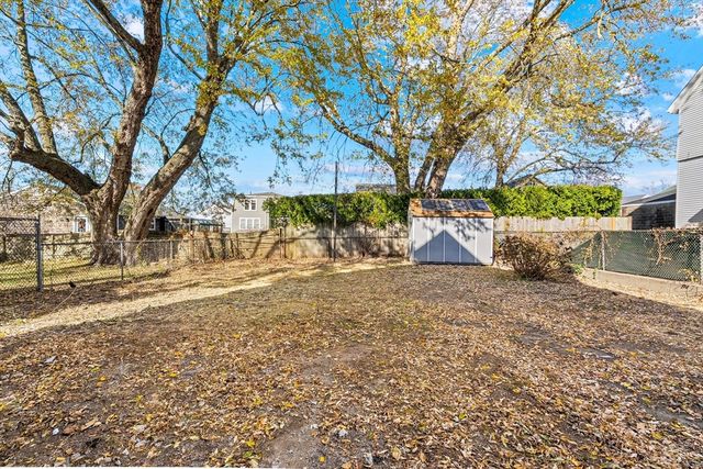 135 Sycamore St, New Bedford, MA 02740