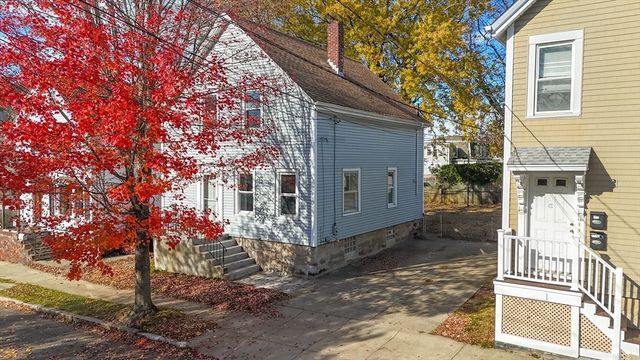 135 Sycamore St, New Bedford, MA 02740