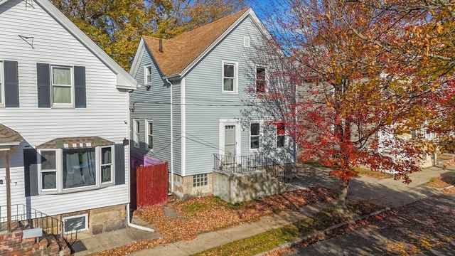 135 Sycamore St, New Bedford, MA 02740