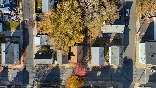 135 Sycamore St, New Bedford, MA 02740