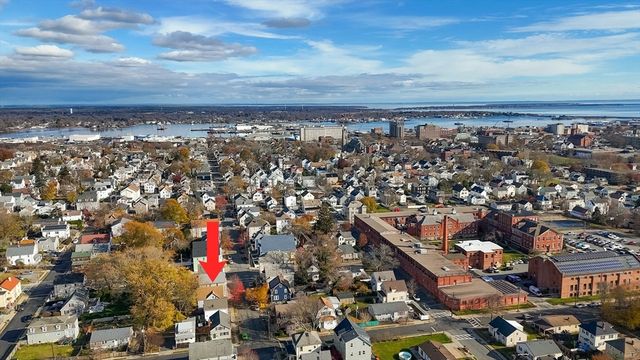 135 Sycamore St, New Bedford, MA 02740