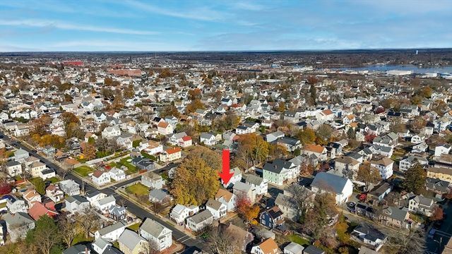 135 Sycamore St, New Bedford, MA 02740