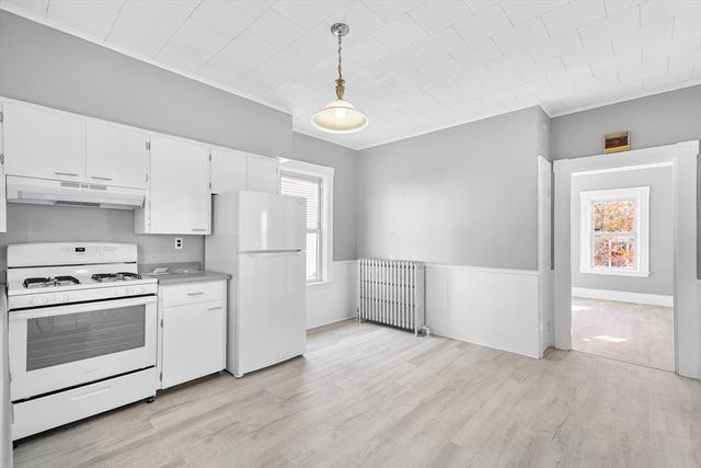 135 Sycamore St, New Bedford, MA 02740