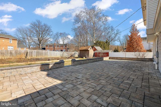 2407 LARKWOOD DR, Wilmington, DE 19810