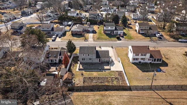 2407 LARKWOOD DR, Wilmington, DE 19810