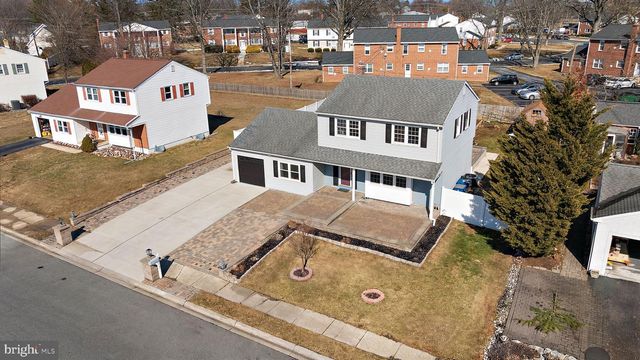 2407 LARKWOOD DR, Wilmington, DE 19810