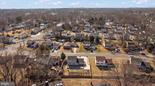 2407 LARKWOOD DR, Wilmington, DE 19810