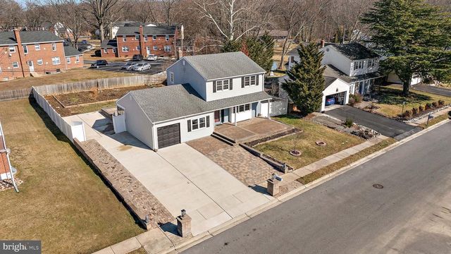 2407 LARKWOOD DR, Wilmington, DE 19810