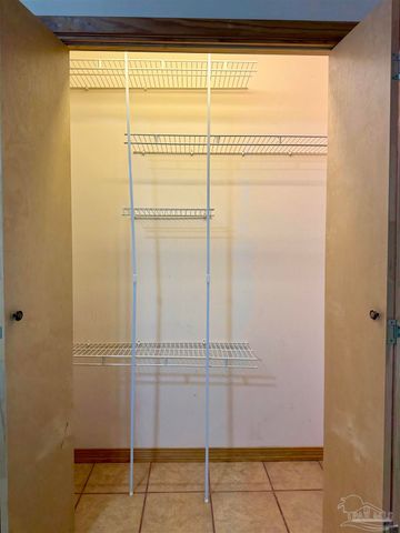 7769 Lakeside Dr, Milton, FL 32571