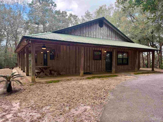 7769 Lakeside Dr, Milton, FL 32571