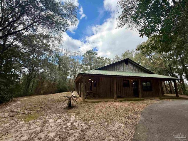 7769 Lakeside Dr, Milton, FL 32571