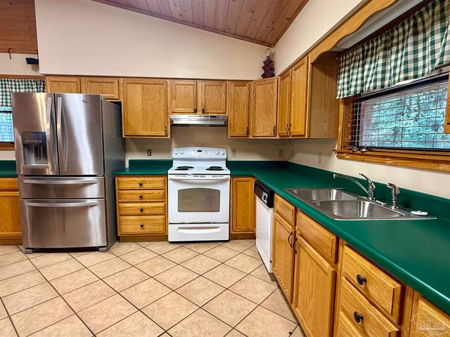 7769 Lakeside Dr, Milton, FL 32571