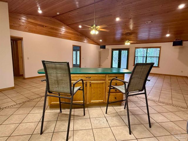 7769 Lakeside Dr, Milton, FL 32571