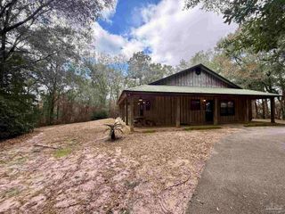 7769 Lakeside Dr, Milton, FL 32571