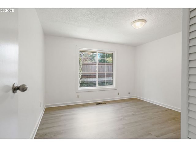 3070 TROTH Ct Se, Salem, OR 97302