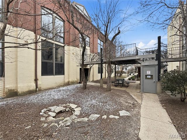 1523 S 10th Street 215, St Louis, MO 63104