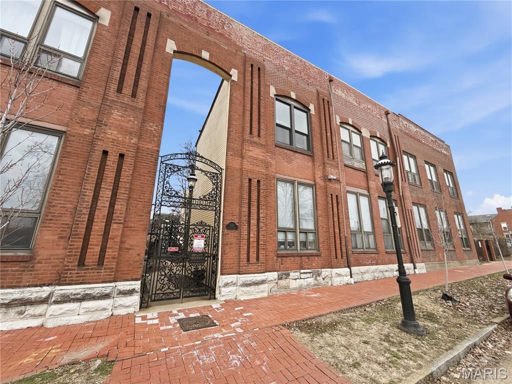 1523 S 10th Street 215, St Louis, MO 63104