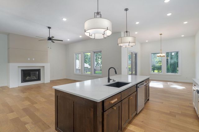 2011 N Silver Charm Avenue, Springfield, MO 65802