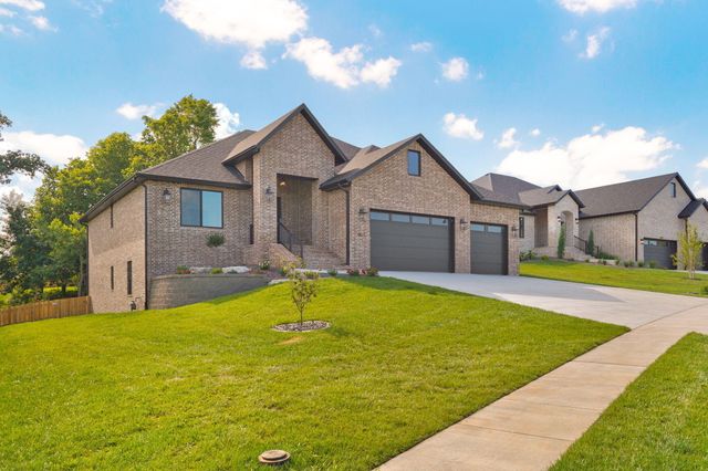 2011 N Silver Charm Avenue, Springfield, MO 65802