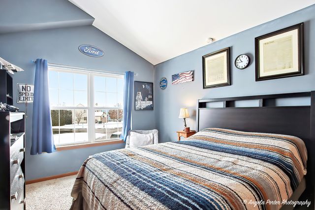 2493 N Orchard Lane, Round Lake Beach, IL 60073