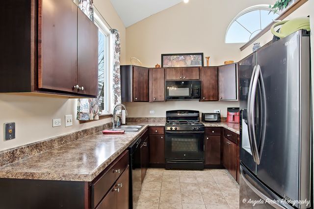 2493 N Orchard Lane, Round Lake Beach, IL 60073