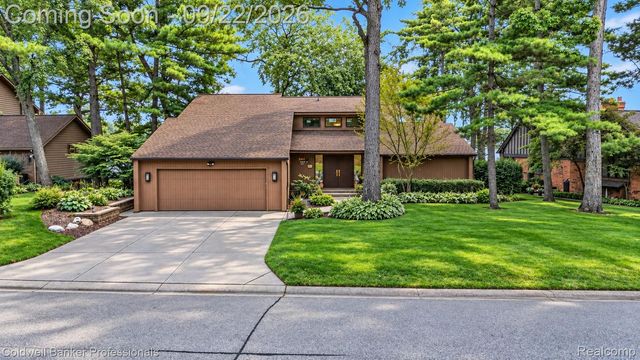 2602 Browning Drive, Orion Charter Township, MI 48360